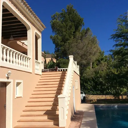 阿乐马尼亚别墅 *